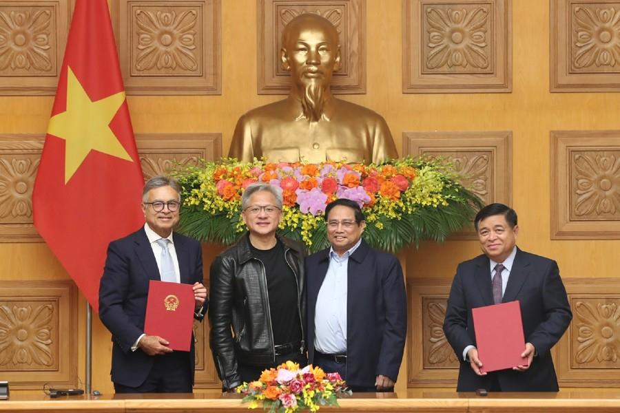 hsbc-chi-ra-nhung-rui-ro-cho-doi-kinh-te-viet-nam-nam-2025