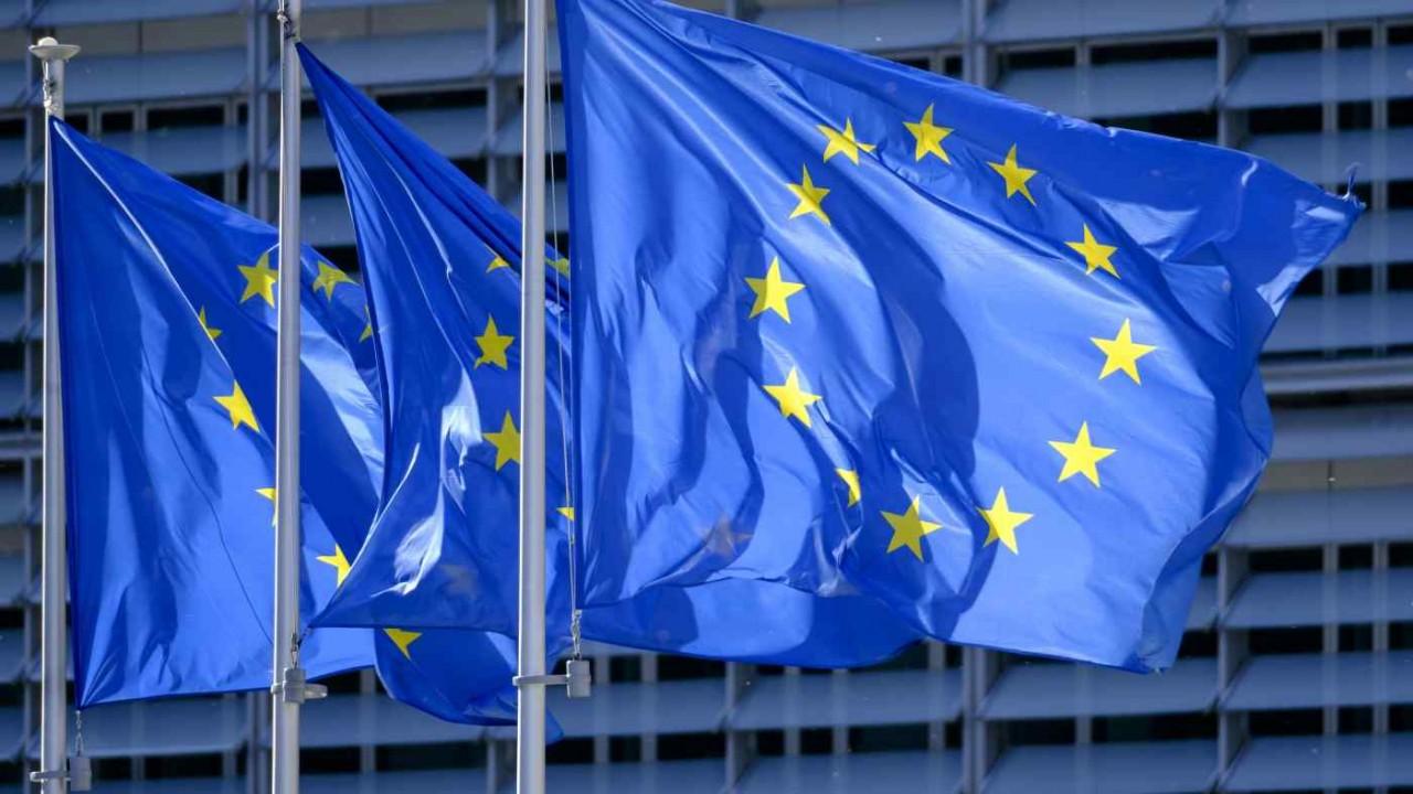 EU đạt được thỏa thuận tạm thời về ngân sách 2026 cho những lĩnh vực chiến lược