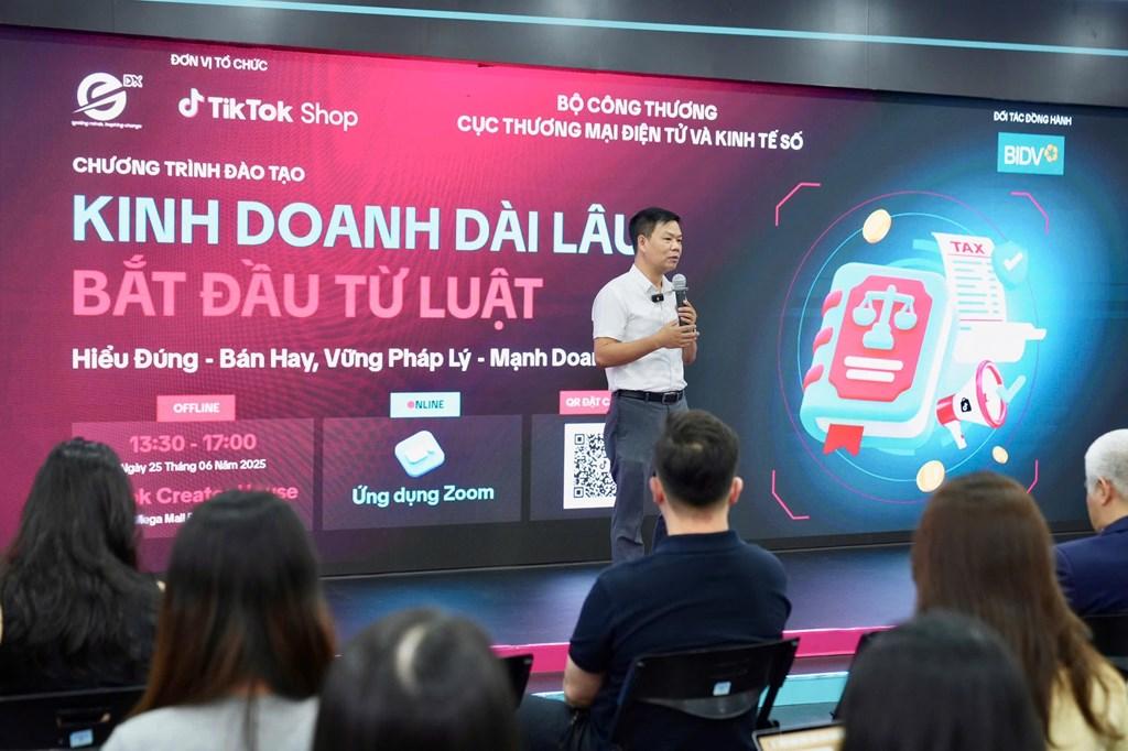 Nắm vững chính sách để doanh nghiệp phát triển bền vững