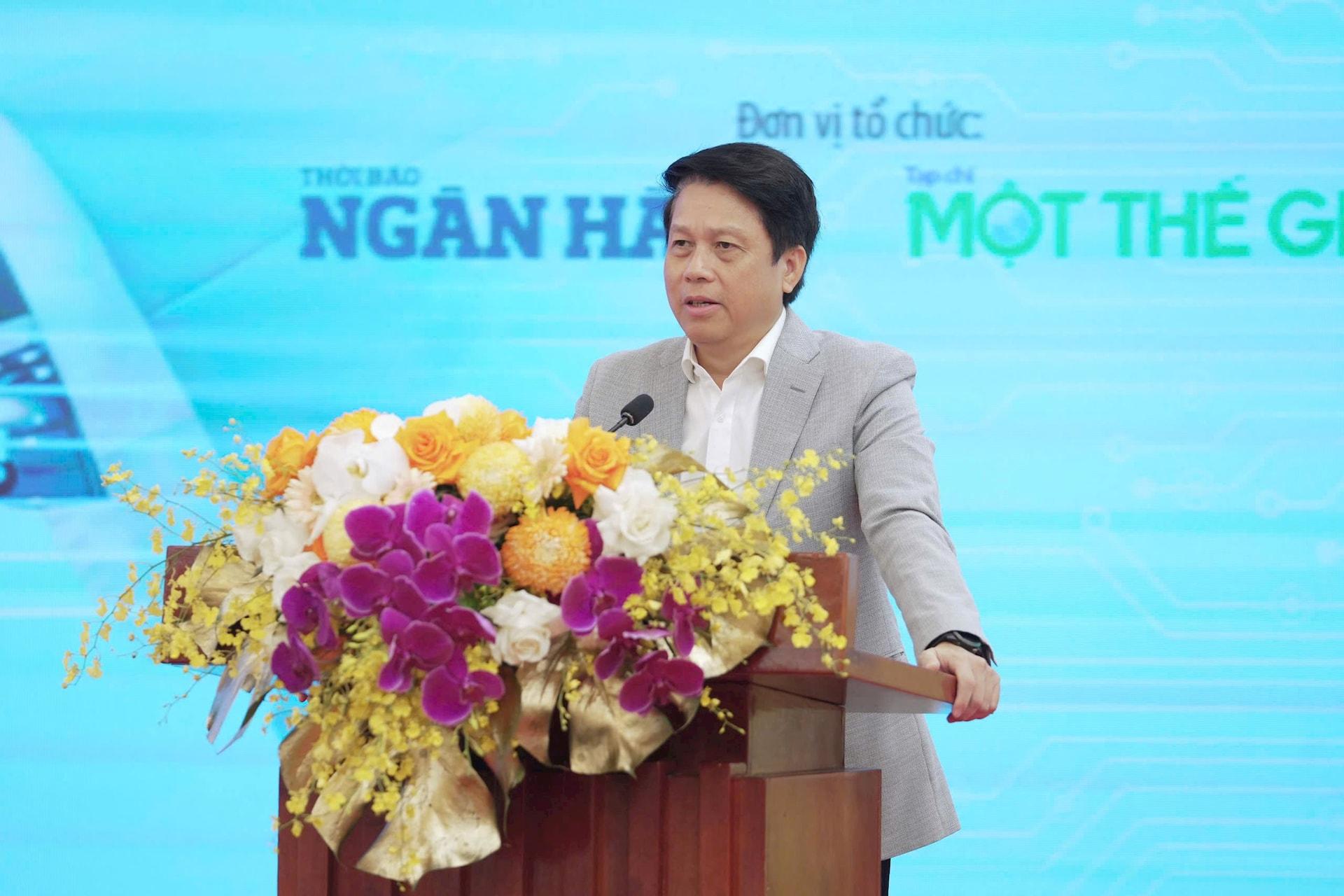 Các ngân hàng rầm rộ báo lãi; Cởi trói cho vàng có khiến cầu đầu tư tăng vọt?