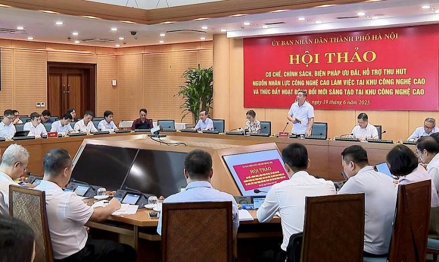 ha-noi-can-mo-hinh-ba-nha-va-ha-tang-so-chia-se-de-thu-hut-nhan-tai-cong-nghe