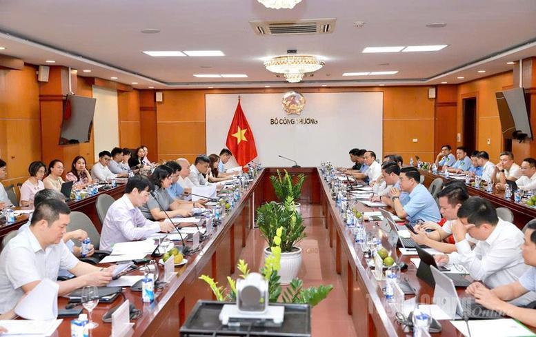 Thương mại biên giới: Tiềm năng lớn, thách thức nhiều