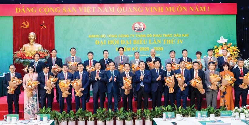 petrovietnam-khat-vong-vuon-minh-tu-nhung-dai-hoi-dang-bo-tap-doan
